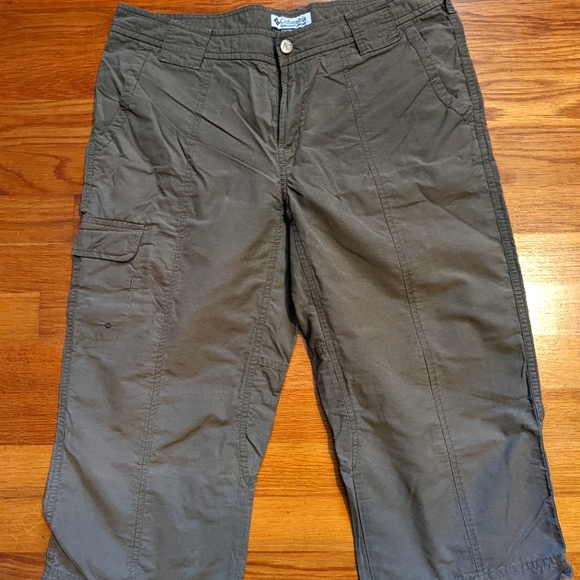 ⛰️🥾🎒 Columbia capris ⛰️🥾🎒 Size 6 - Picture 1 of 8
